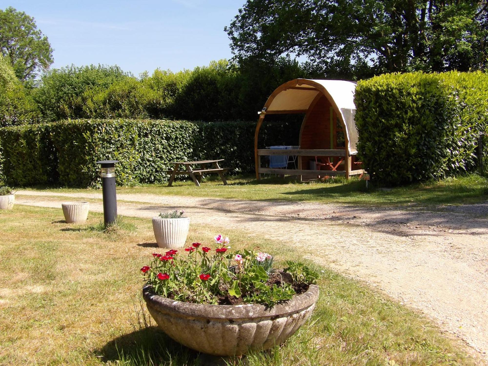 Camping Smile & Braudieres Mezieres-sous-Lavardin Экстерьер фото